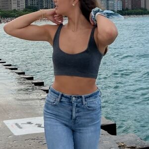 BRANDY MELVILLE CROPPED TANK